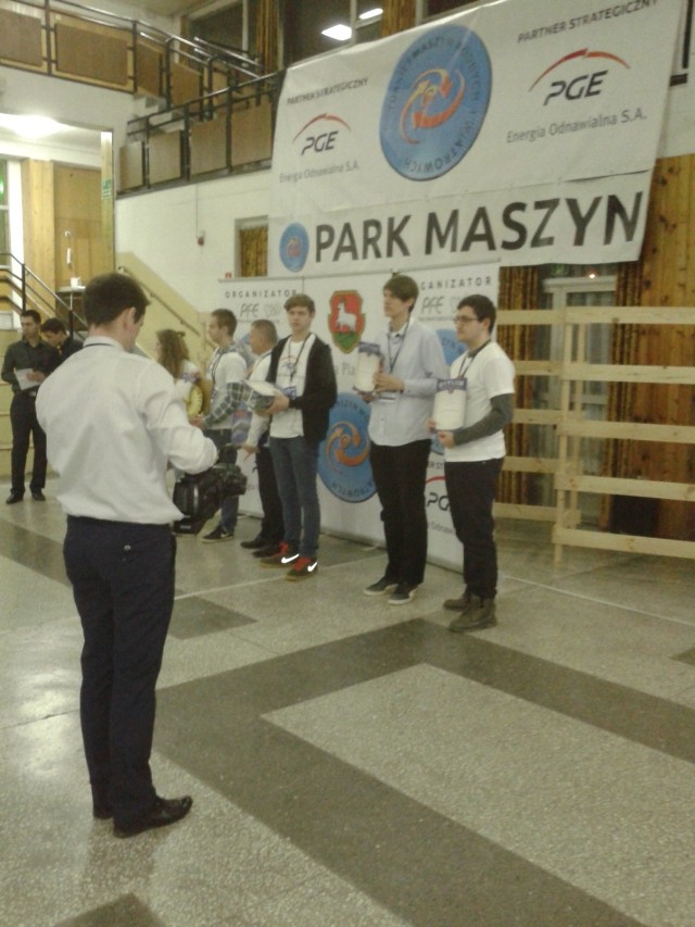 Nowy Dwór Gdański. Emil Koller oraz Dominik Gryszkiewicz zajęli trzecie miejsce w regionalnych eliminacjach do Ogólnopolskiego Turnieju Maszyn Wodnych.