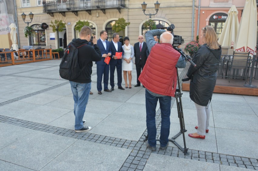 Wybory 2018 w Piotrkowie: Konferencja kandydatów SLD do...