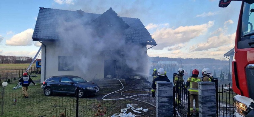 Pożar domu jednorodzinnego w Ułanowie w gminie Radwanice