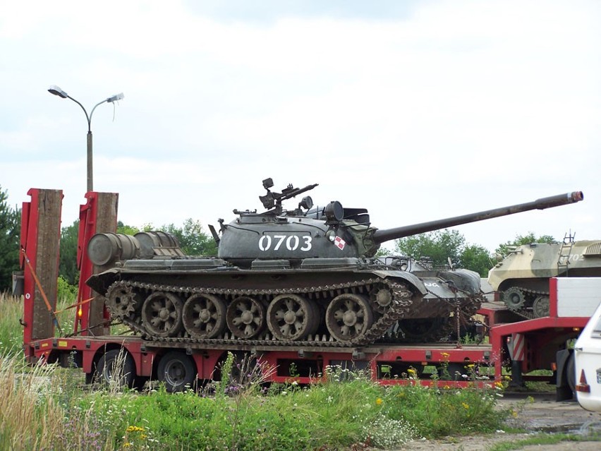 Czołg T34 świetnie promował Dąbrowę Górniczą pod Opolem, na poligonie w Winowie