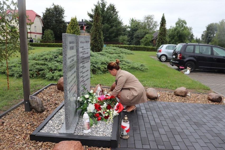 Gmina Kolno. Odsłonięto pomnik poświęcony mieszkańcom wsi Zabiele wywiezionym na Sybir