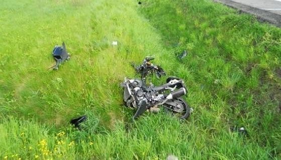 Groźny wypadek w Pniewach - motocyklista w szpitalu [FOTO]