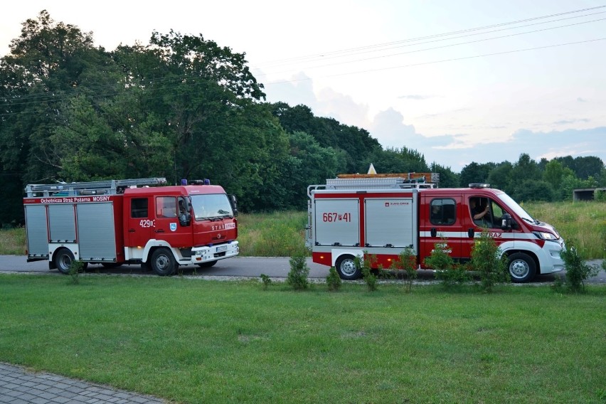 Mieszkańcy oraz Ochotnicza Straż Pożarna w Starym Gronowie urządzili fetę z okazji zakupu nowego wozu strażackiego