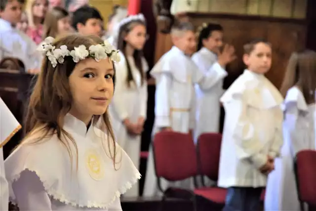 Msza święta z okazji Rocznicowej Komunii Świętej odprawiona została w Bazylice Mniejszej pw. Wniebowzięcia Najświętszej Maryi Panny w Zduńskiej Woli w niedzielę 21 maja