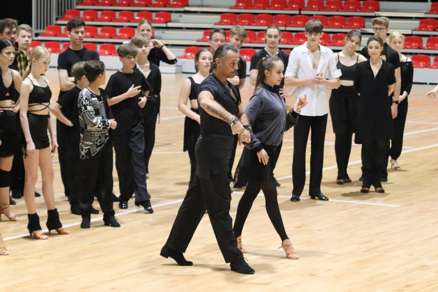 Tancerze szkolili się w Arenie Lodowej. Szkolenie poprowadził ukraiński tancerz Slavik Kryklyvyy [ZDJĘCIA]
