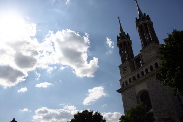 Wielkanoc 2014. Msze św. na Żoliborzu

Kościół św. Stanisława Kostki, ul. Hozjusza 2
Wigilia Paschalna, sobota 20:00
Procesja rezurekcyjna w niedzielę o 6:00

Msze św. w Niedzielę Zmartwychwstania: 8.30, 10.00,11.30, 13.00, 18.00, 21.00>
Msze św. w poniedziałek wielkanocny:  7.00, 8.30, 10.00, 11.30, 13.00, 18.00, 21.00

Parafia MB Królowej Polski na Marymoncie, ul. Gdańska 6a
Liturgia Wigilii Paschalnej rozpoczyna się w sobotę o godz. 21:00. Po jej zakończeniu procesja rezurekcyjna.
W Niedzielę Zmartwychwstania Pańskiego - rezurekcja o godz. 6.00.