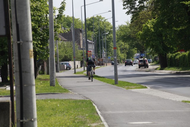 Budowa ciągu pieszo-rowerowego wzdłuż ul. Częstochowskiej od ul. Arki Bożka do ul. Drobiarskiej - 400 tys. zł. Na zdjęciu ścieżka rowerowa na ul. Budowlanych.