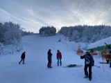 Stacja narciarska Kasina Ski rozpoczęła sezon narciarski.  Warunki są wyśmienite idealne do szusowania. To stok najbliżej Krakowa 