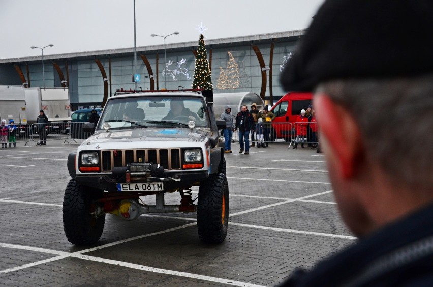 WOŚP 2019 w Bełchatowie. Orkiestra gorących serc znowu głośno zagrała [ZDJĘCIA]