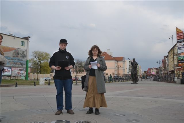 &quot;5 minut dla książki&quot; na placu Jagiellończyka w Malborku