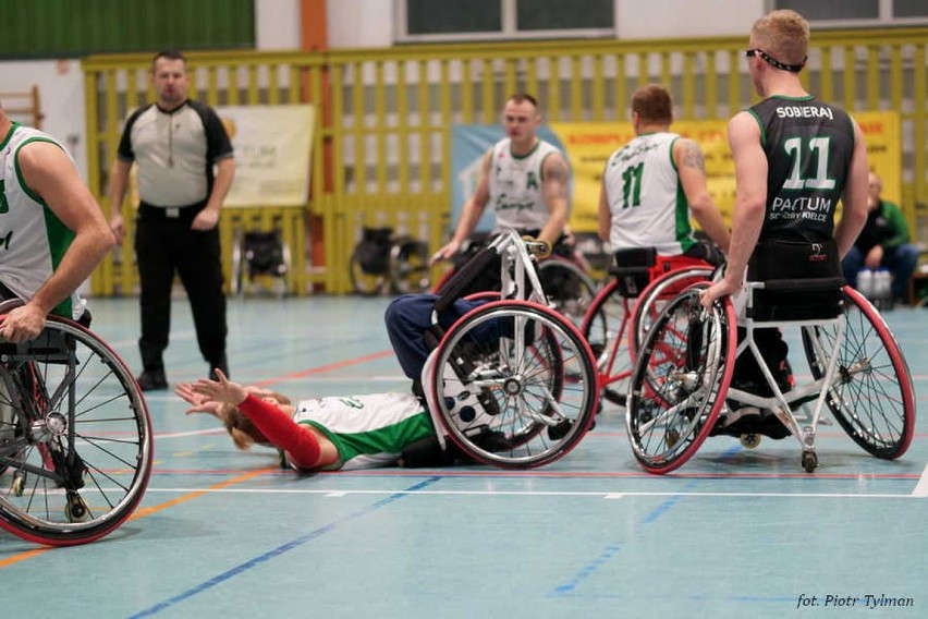 Po raz piąty w Koninie odbywa się turniej koszykówki na wózkach Wiśnik Cup 