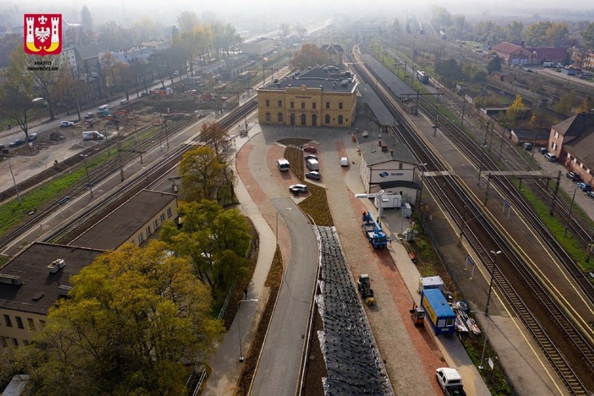 Zakończenie prac na placu przed dworcem PKP w Inowrocławiu [zdjęcia]