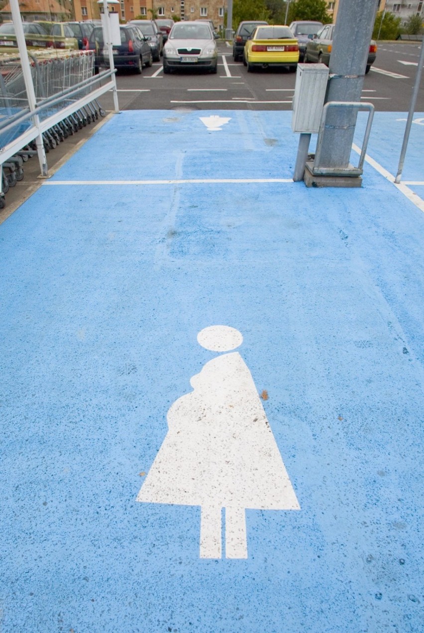 Miejsca parkingowe dla kobiet w ciąży? Warszawscy radni chcą...