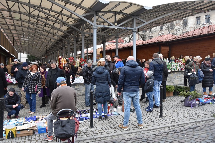 Bazar na Starówce. Tarnowski Burek zamienił się w pchli targ [ZDJĘCIA]