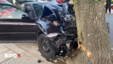 Bucz: Kobieta uderzyła samochodem w drzewo   