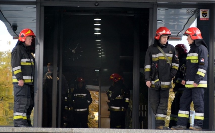 Częstochowa: ewakuacja biurowca "Centrum". Budynek na kilka godzin opuściło ok. 100 osób