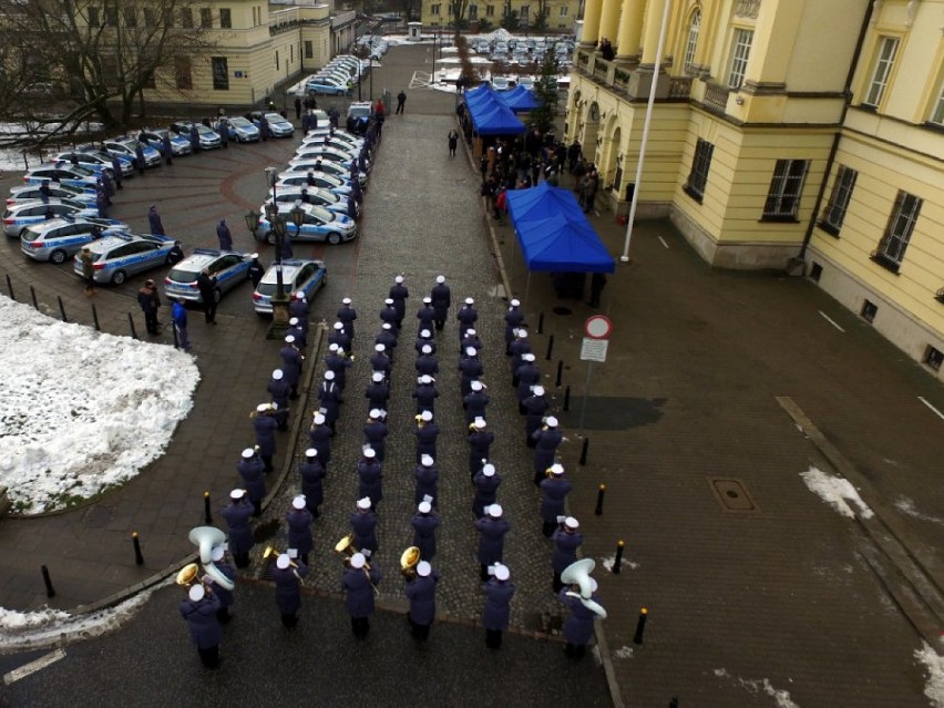 Poświęcone przez księdza, gotowe do pracy. Policjanci...