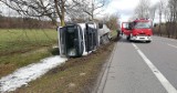 Cysterna z mlekiem wjechała do rowu na trasie Słupsk - Koszalin [ZDJĘCIA]