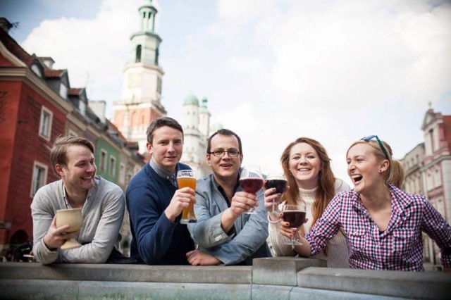 W tym roku czeka nas pierwsza edycja wydarzenia, które w swym zamierzeniu ma być cyklicznym wiosennym świętem dobrego piwa.

Browar Fest 2014 to 3 dni piwnej podróży, podczas której będzie można skosztować wybornych piw, spotkać piwnych pasjonatów oraz skosztować dań i przekąsek do piwa.



Zobacz więcej o piwnych imprezach w Poznaniu


Browar Fest: Święto piwa w weekend w Poznaniu