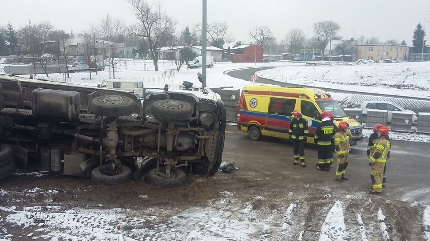 Na miejscu błyskawicznie pojawiło się pogotowie, straż...