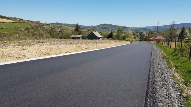 Trwa remont drogi na odcinku Mrzygłód-Zagródki-Końskie.