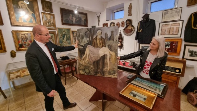 Odnowiono m.in. obraz Stanisława Westwalewicza – „Ofiara wojny”
(olej, wym. 109×89 cm z 1947 roku)