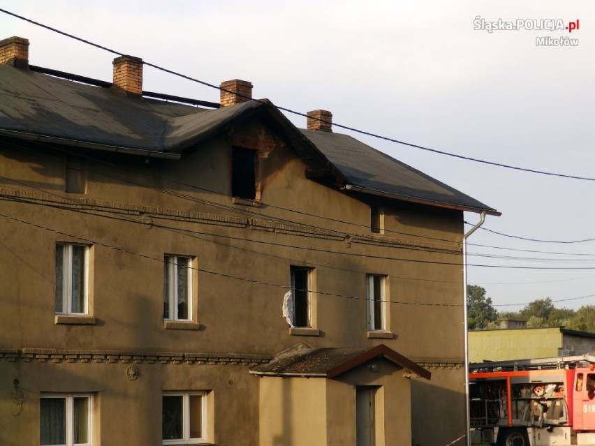 Łaziska Górne: Tragiczny pożar w budynku socjalnym. Zginęły 3 osoby [ZDJĘCIA]