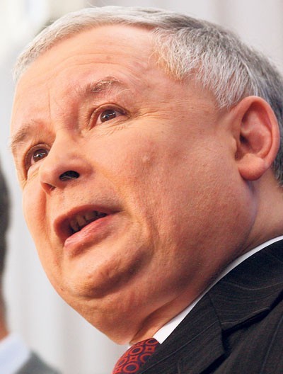 - To efekt waszej zbrodniczej polityki. Nie kupiliście samolotów - miał powiedzieć Jarosław Kaczyński Radosławowi Sikorskiemu na wieść o katastrofie w Smoleńsku.