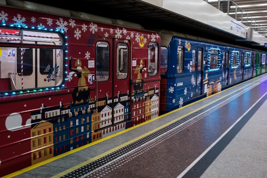 Świąteczne metro ponownie w Warszawie. Przyozdobione wagony wyruszą w grudniu 