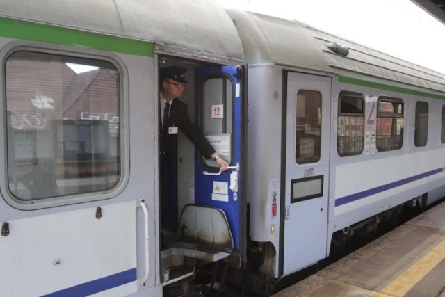 Na zmianę czasu opracowany jest specjalny rozkład jazdy

Zobacz kolejne zdjęcia/plansze. Przesuwaj zdjęcia w prawo naciśnij strzałkę lub przycisk NASTĘPNE