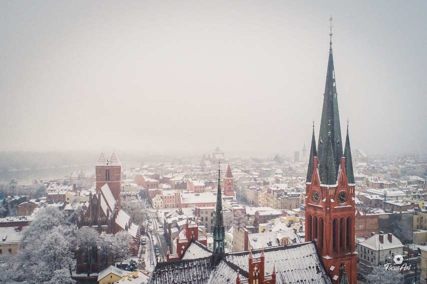 Toruń jest piękny o każdej porze roku. Widać to także zimą,...