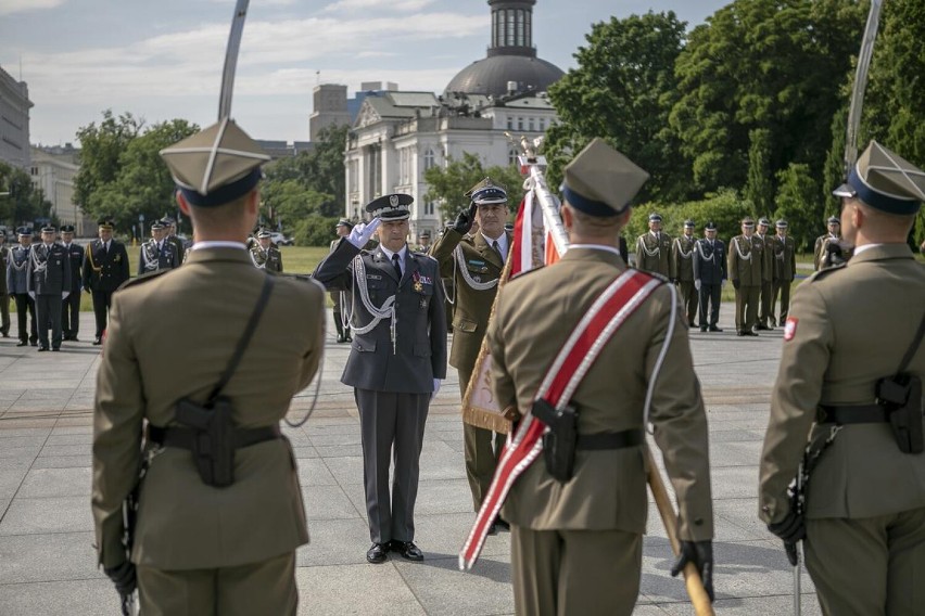 Pożegnanie dowódcy garnizonu z udziałem władz Sieradza