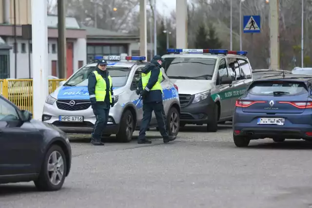 We wtorek, 10 marca, na byłym przejściu granicznym w Kostrzynie nad Odra ruszyły kontrole sanitarne.