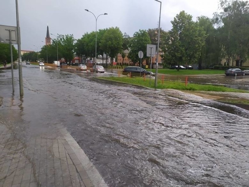 Zalewanie miasta z ostatnich lat. Ulica Wierzbowa.