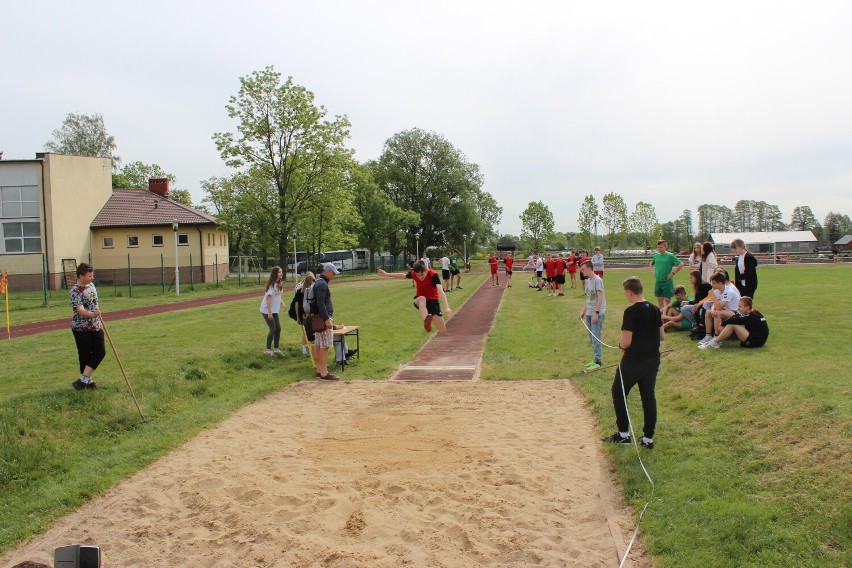 Mistrzostwa powiatu wieluńskiego w lekkoatletyce dla uczniów podstawówek