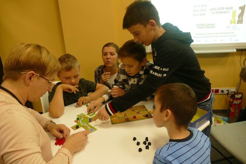 Cykl Turniejów Gier Planszowych  to seria spotkań gromadzących najmłodszych i nieco starszych miłośników gier w pleszewskiej bibliotece