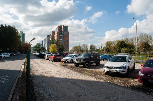 Nowy parking wzdłuż Al. Jerozolimskich. Powstanie na wnioski mieszkańców Ochoty. ZDM ogłosił przetarg na wykonanie prac