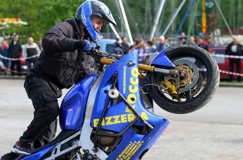 Moto Festyn w Moszczenicy, jedną z atrakcji był stunt...