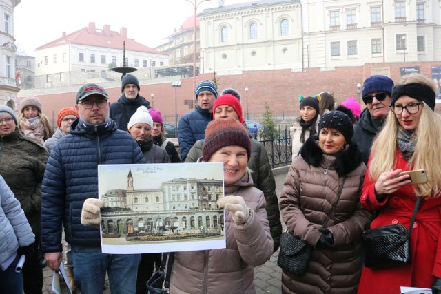 W czasie interaktywnej wycieczki poznawali oni ciekawostki związane z historią Bielska-Białej.