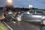 Groźny wypadek w Tyniowicach. 20-letni kierowca BMW wjechał w audi. Dwie osoby trafiły do szpitala!