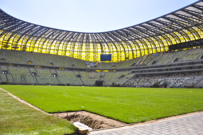 Z każdym dniem obiekt w Letnicy przypomina stadion, na...