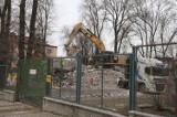Budowa hali i stadionu w Radomiu. Dawny sąd przy ulicy Struga już wyburzony. Będą nowe drogi