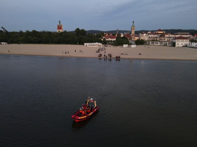 Sopoccy ratownicy szukali zaginionego dronem z kamerą termowizyjną