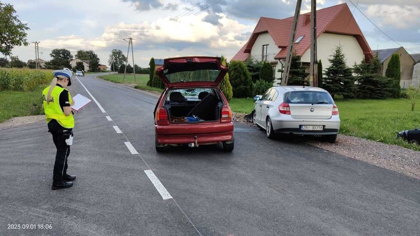 Wypadki i kolizje w weekend na drogach powiatu piotrkowskiego. Jeden z kierowców miał ponad 3 promile... ZDJĘCIA