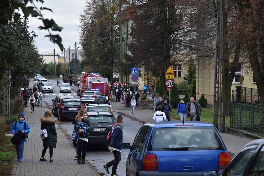 Ewakuacja w Szkole Podstawowej nr 1 w Śremie. Powodem rozlana formalina