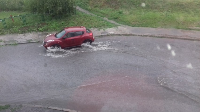 Radomsko: po ulewie woda zalała ulice miasta [ZDJĘCIA, FILM]  UAKTUALNIENIE