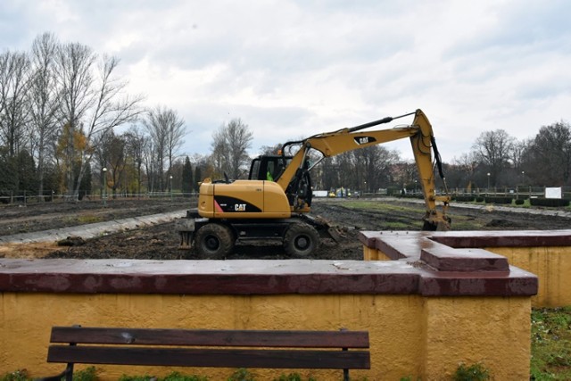 Remont fontann w parku Miejskim w Legnicy.