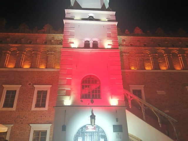 Podświetlony Ratusz w Sandomierzu.
