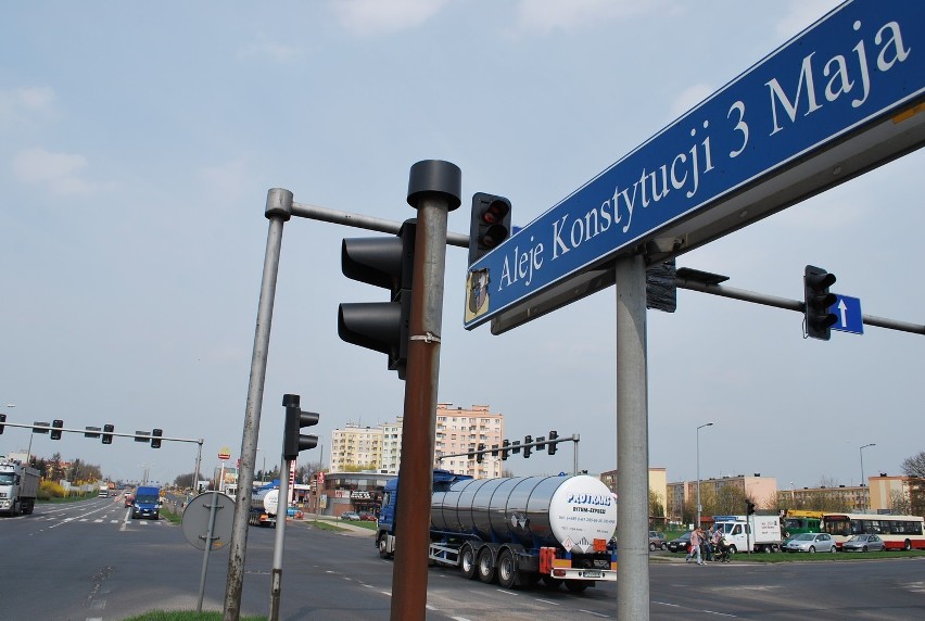 Kierowcy ścigali się Al. Konstytucji 3 Maja w Lesznie