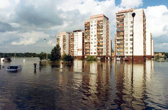 Tak naprawdę wyglądała "Wielka Woda". 25 lat temu powódź tysiąclecia  spustoszyła Wrocław [ZDJĘCIA] | Warszawa Nasze Miasto